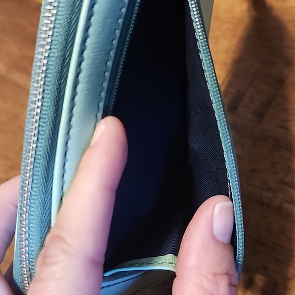 Fossil Mint Green wristlet - Picture 12 of 16